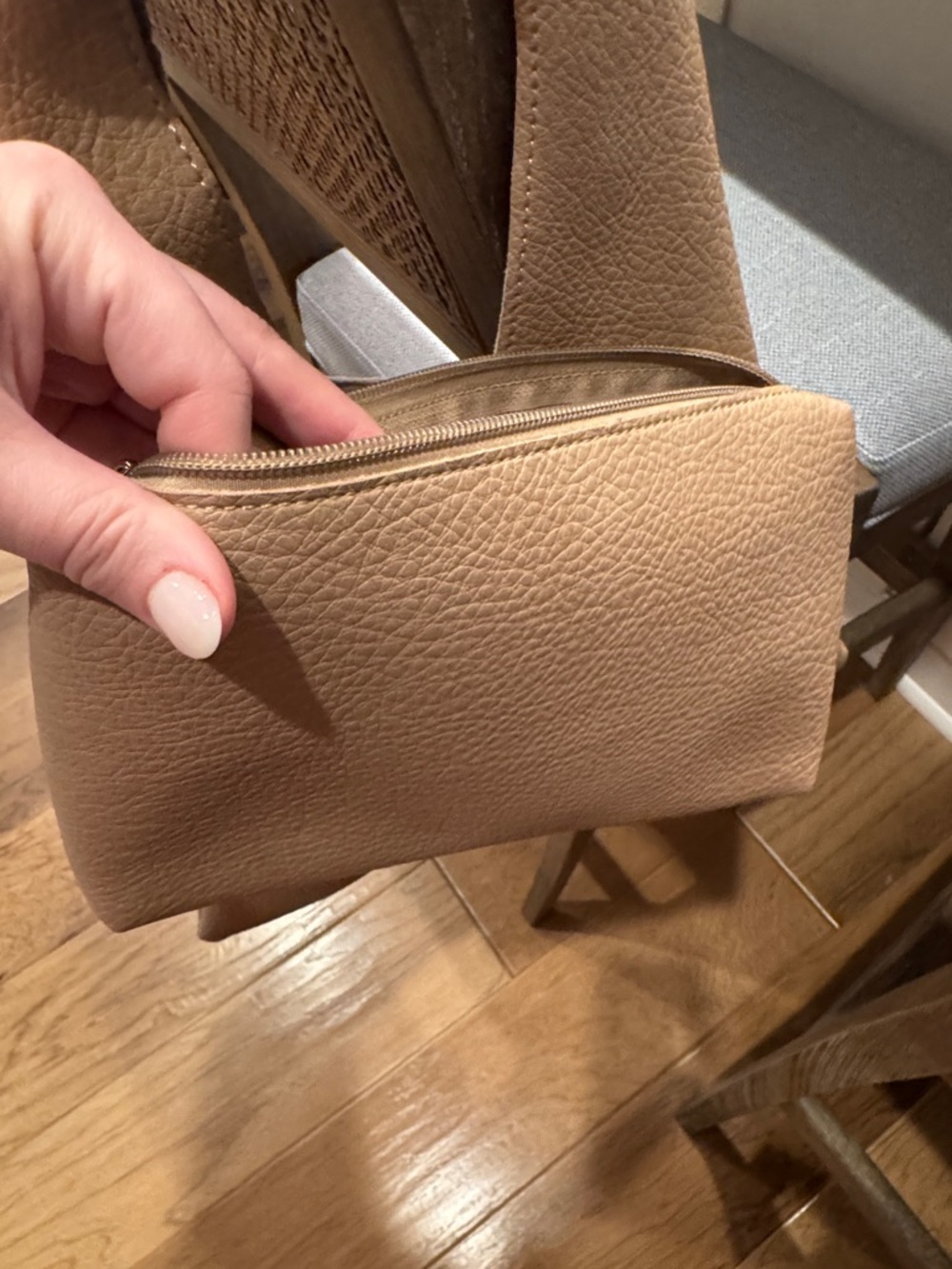 NWOT Fringed Shoulder Hobo Bag in Tan - Picture 4 of 5